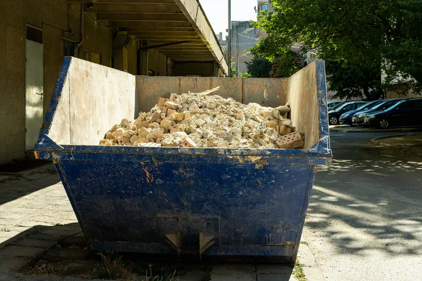 Jak wybrać najlepsze kontenery na gruz w Aleksandrowie?