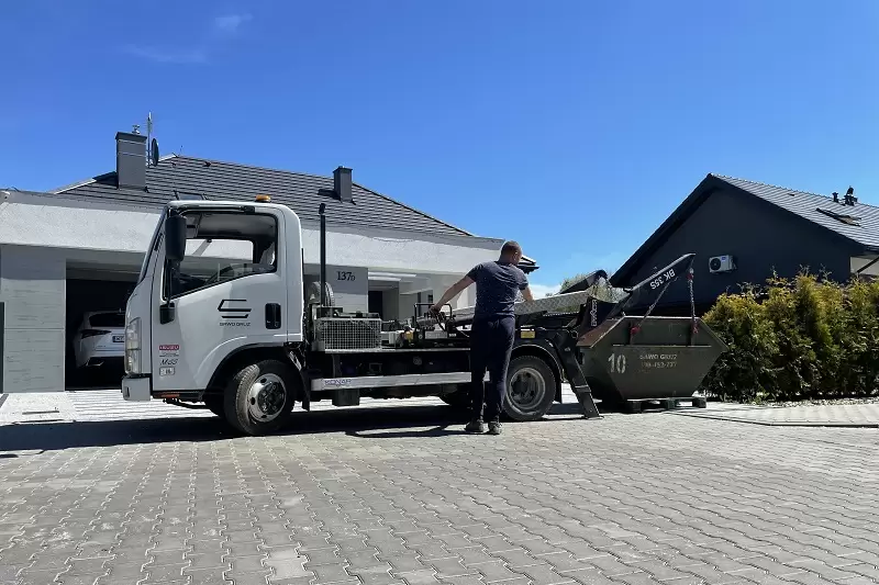 Wynajem kontenerów na odpady budowlane w Łodzi